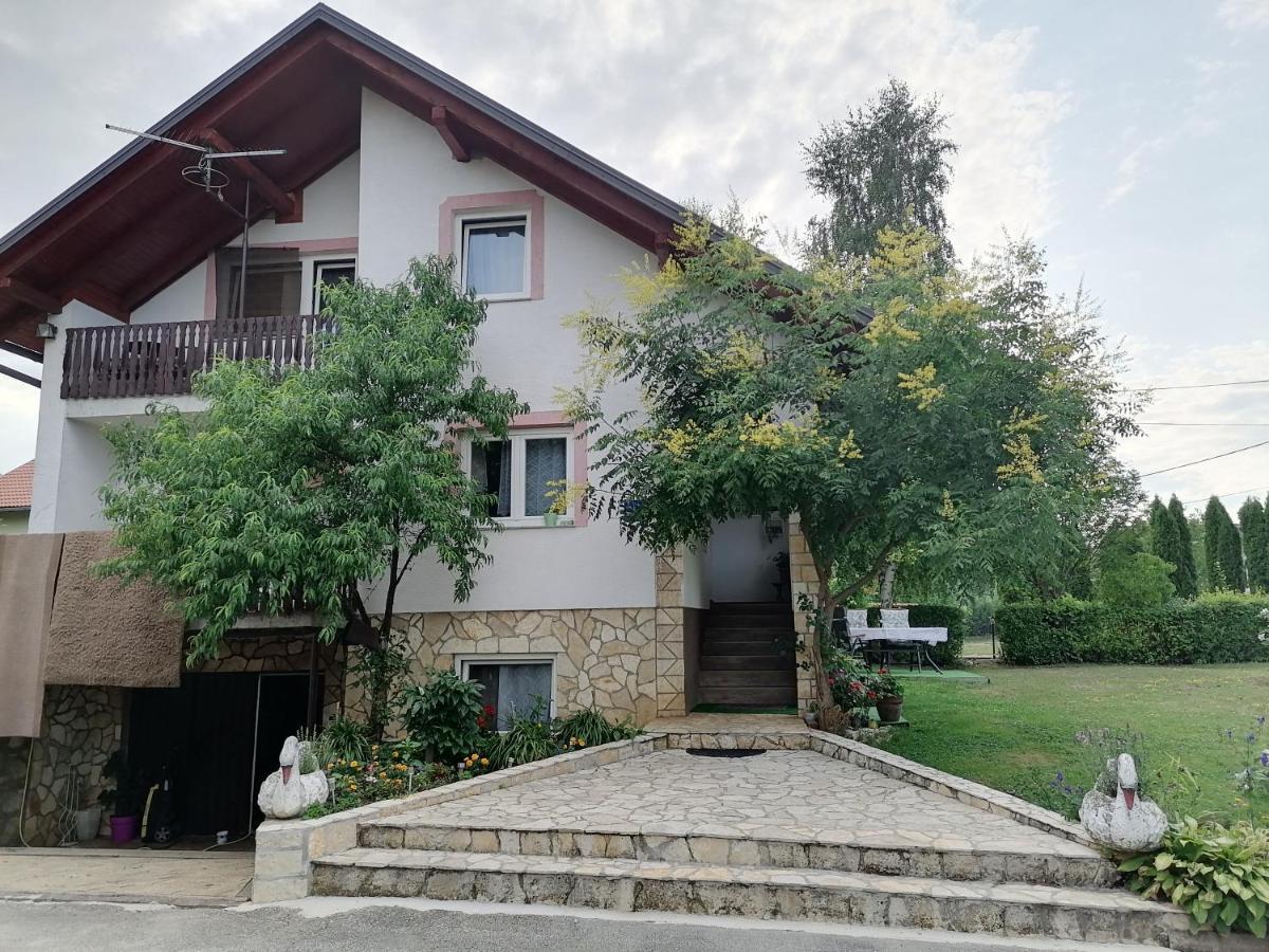 Appartement Apartman Jasmin à Čatrnja Extérieur photo