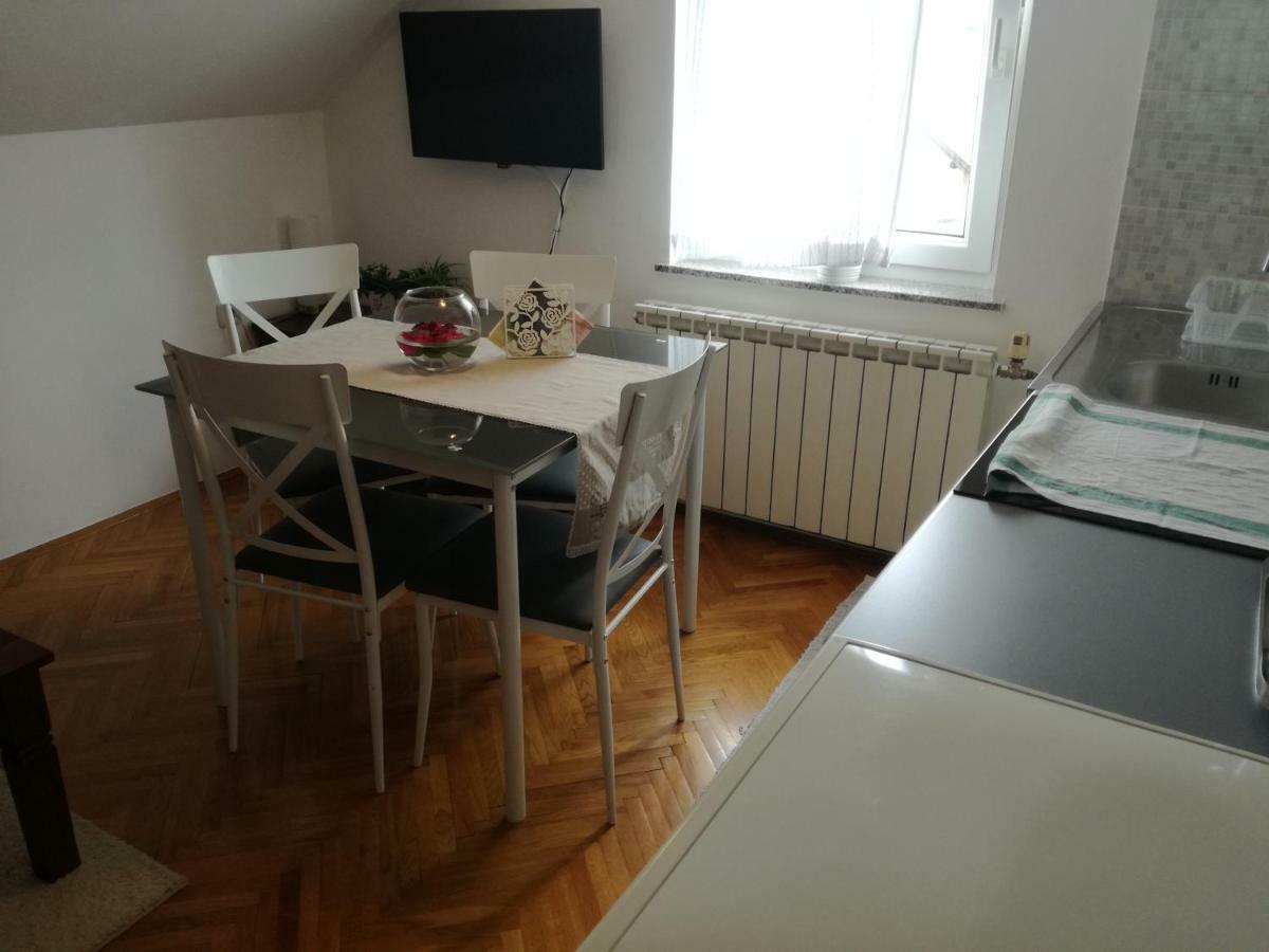 Appartement Apartman Jasmin à Čatrnja Extérieur photo