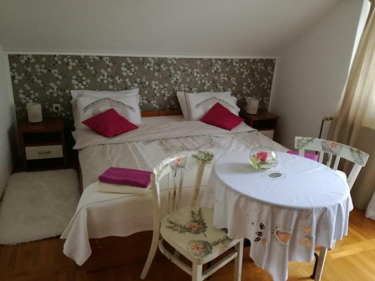 Appartement Apartman Jasmin à Čatrnja Extérieur photo