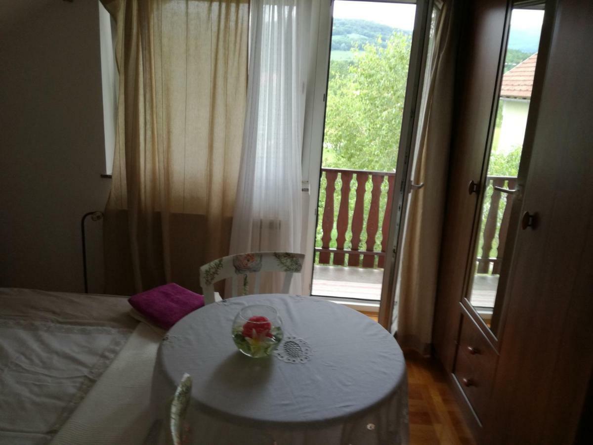 Appartement Apartman Jasmin à Čatrnja Extérieur photo