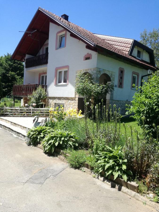 Appartement Apartman Jasmin à Čatrnja Extérieur photo