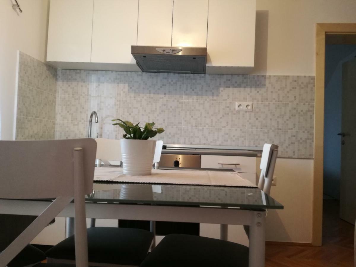 Appartement Apartman Jasmin à Čatrnja Extérieur photo